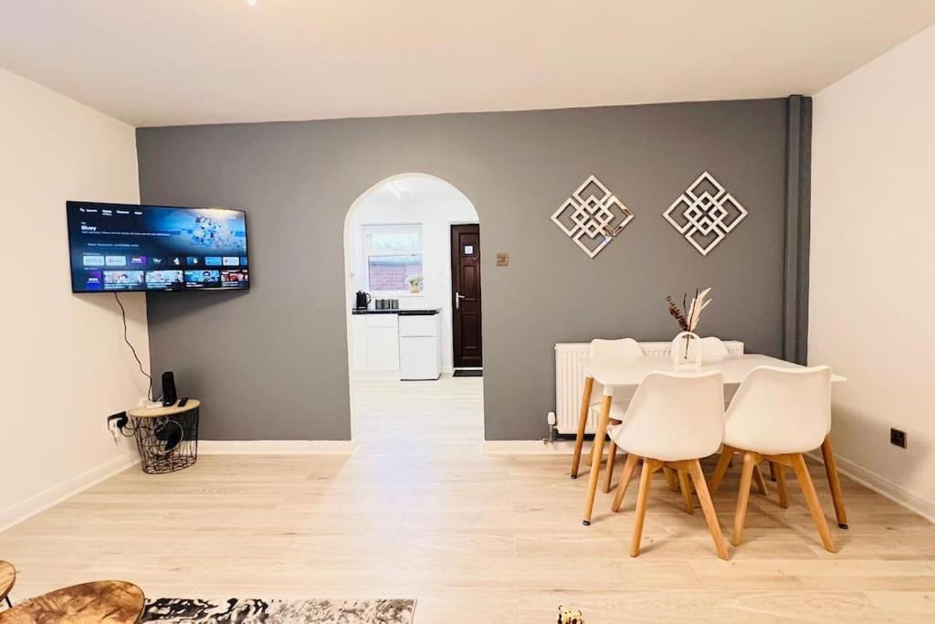 New Fully Furnished Cosy Home Balderton Екстериор снимка